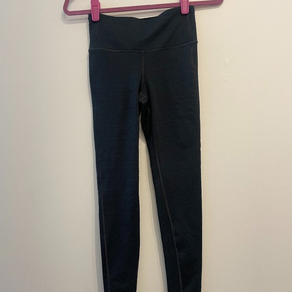 Athleta Navy textured yoga Pants